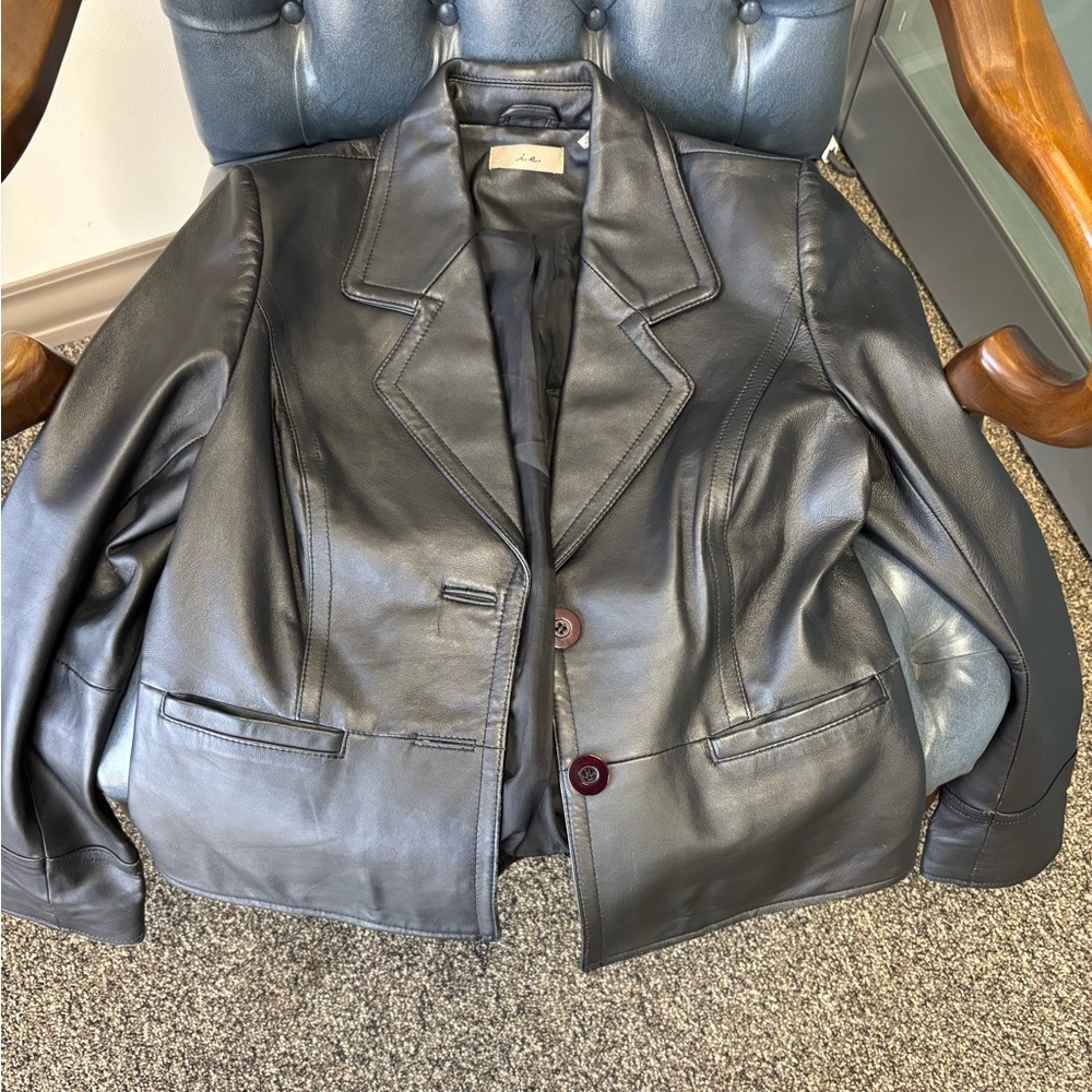Elegant Black Leather Jacket
